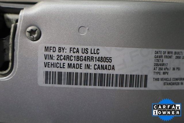 Photo of 2024 Silver Mist Clearcoat Chrysler Pacifica