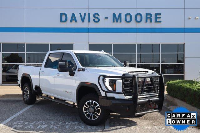 Photo of 2024 Summit White GMC Sierra 2500