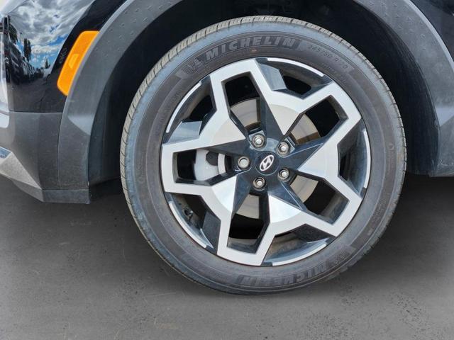 Photo of 2024 Phantom Black Hyundai SANTA CRUZ