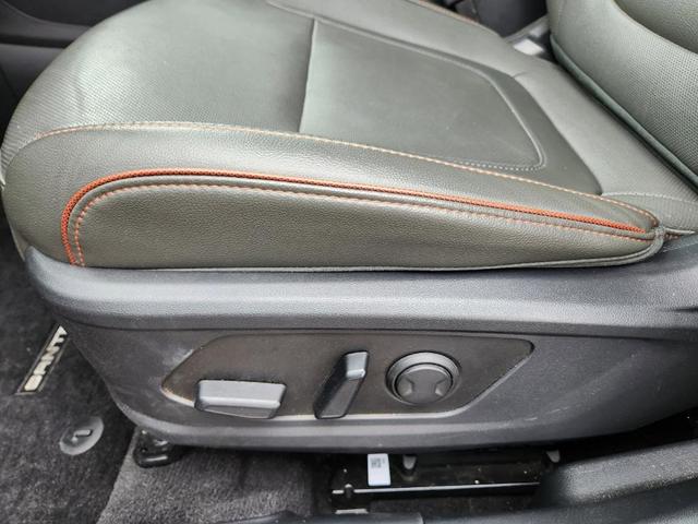 Photo of 2024 Phantom Black Hyundai SANTA CRUZ