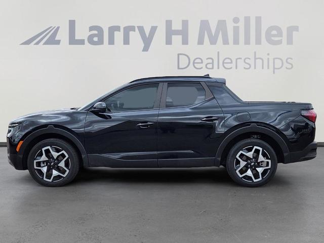 Photo of 2024 Phantom Black Hyundai SANTA CRUZ