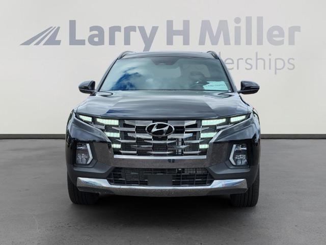 Photo of 2024 Phantom Black Hyundai SANTA CRUZ