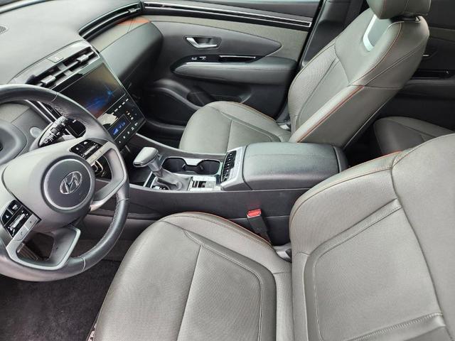 Photo of 2024 Phantom Black Hyundai SANTA CRUZ
