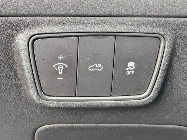 Photo of 2024 Phantom Black Hyundai SANTA CRUZ