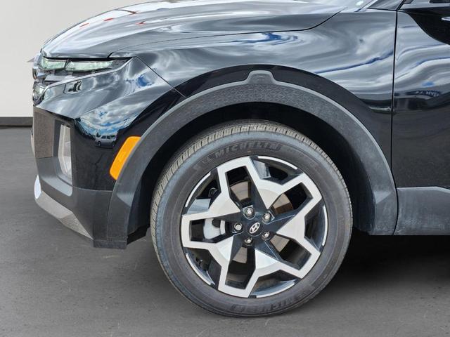 Photo of 2024 Phantom Black Hyundai SANTA CRUZ