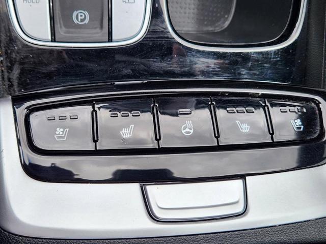 Photo of 2024 Phantom Black Hyundai SANTA CRUZ