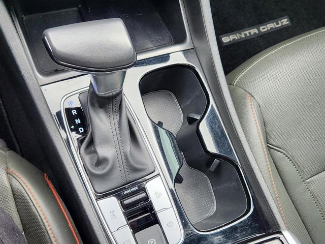 Photo of 2024 Phantom Black Hyundai SANTA CRUZ