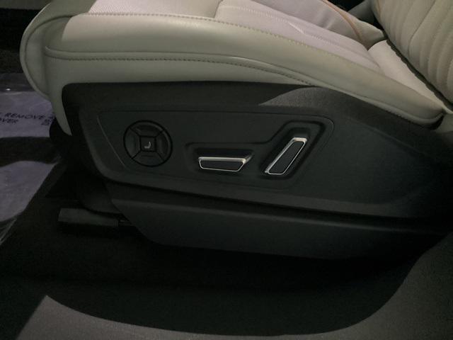 Photo of 2022 Siam Beige Metallic Audi e-tron