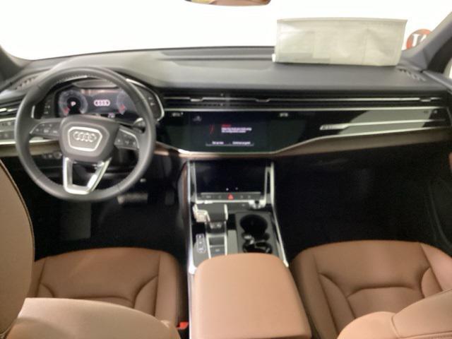 Photo of 2025 White Audi Q7