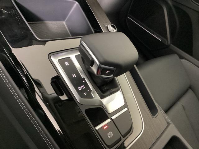 Photo of 2025 Glacier White Metallic Audi Q5