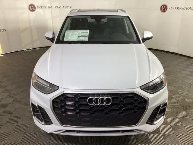 Photo of 2025 Glacier White Metallic Audi Q5