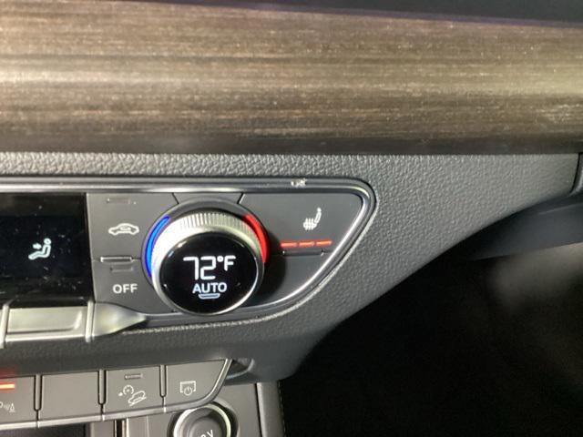 Photo of 2025 Glacier White Metallic Audi Q5