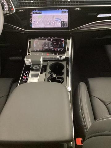 Photo of 2025 White Audi Q7