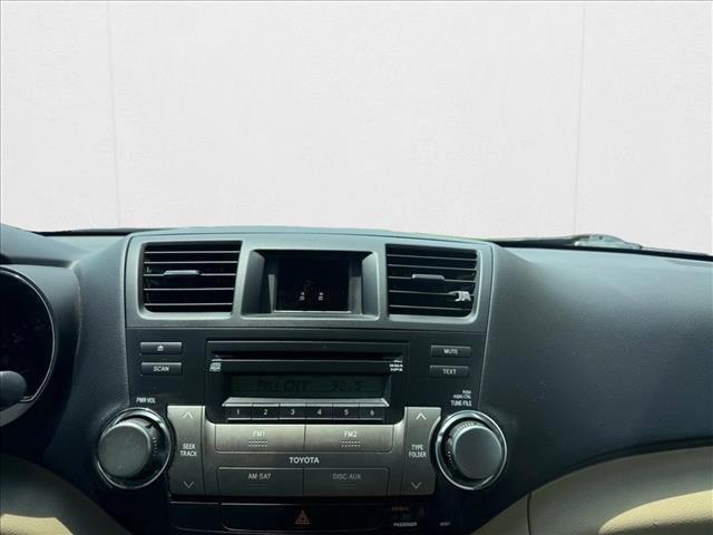 Photo of 2012 Blizzard Pearl Toyota Highlander