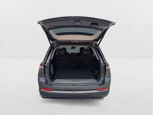 Photo of 2023 Baltic Gray Metallic Clearcoat Jeep Grand Cherokee