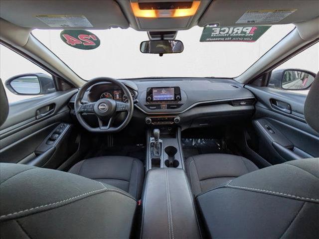 Photo of 2024 Brilliant Silver Metallic Nissan Altima