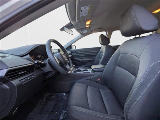Photo of 2024 Brilliant Silver Metallic Nissan Altima