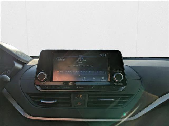 Photo of 2024 Brilliant Silver Metallic Nissan Altima
