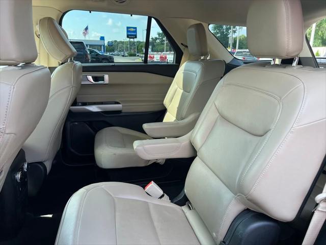 Photo of 2023 Black Ford Explorer