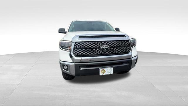 Photo of 2019 White Toyota Tundra