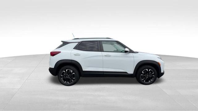 Photo of 2023 White Chevrolet Trailblazer