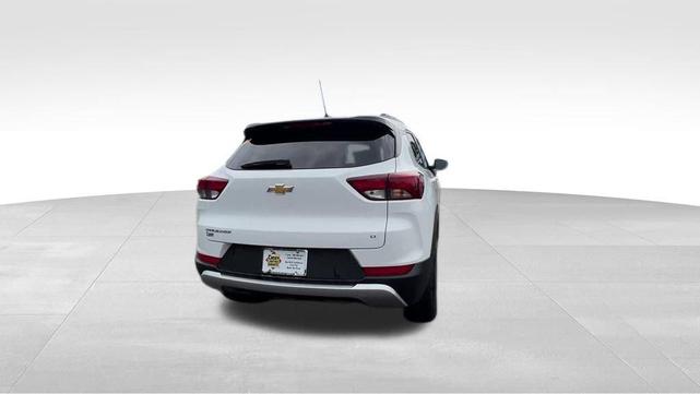 Photo of 2023 White Chevrolet Trailblazer