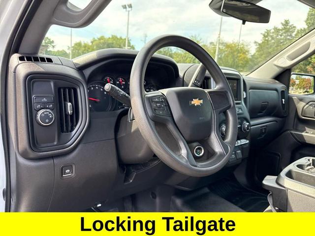 Photo of 2024 White Chevrolet Silverado 1500