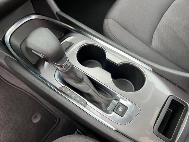 Photo of 2023 White Chevrolet Malibu