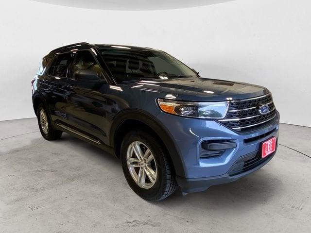 Photo of 2021 Infinite Blue Metallic Tinted Clearcoat Ford Explorer