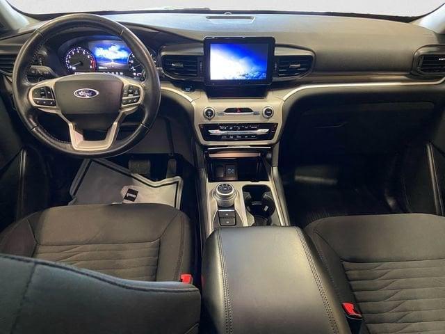 Photo of 2021 Infinite Blue Metallic Tinted Clearcoat Ford Explorer