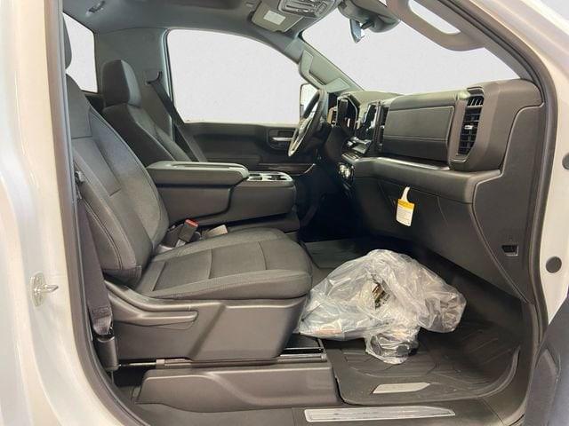 Photo of 2025 Summit White GMC Sierra 2500