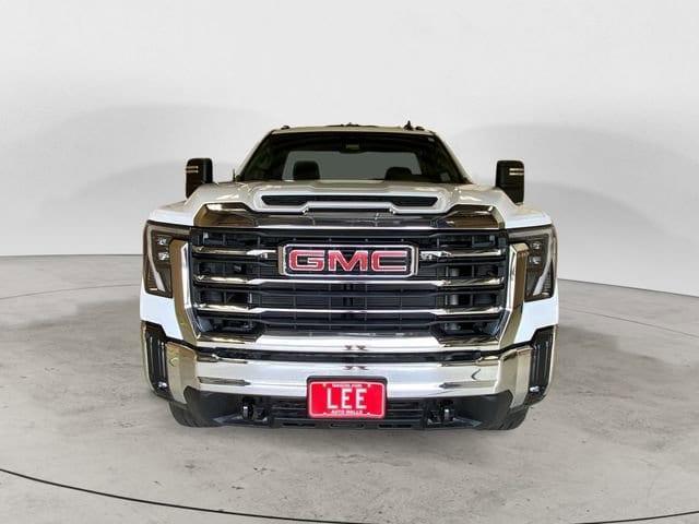 Photo of 2025 Summit White GMC Sierra 2500