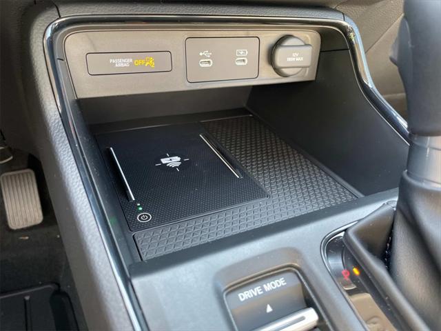 Photo of 2026 Crystal Black Pearl Honda CR-V