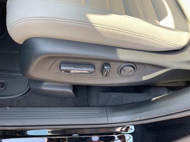 Photo of 2026 Crystal Black Pearl Honda CR-V