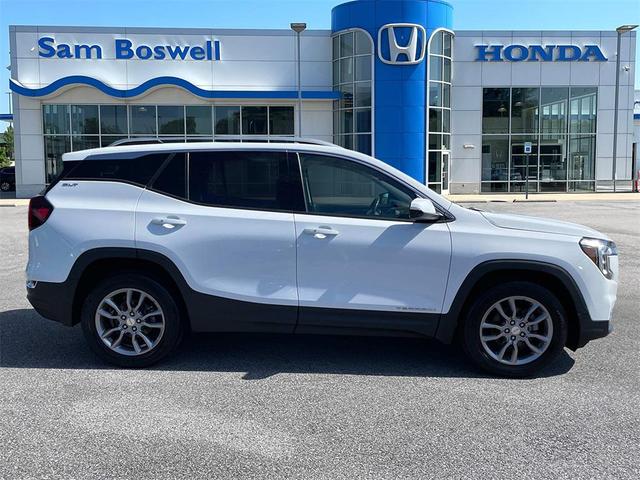 Photo of 2022 Summit White GMC Terrain