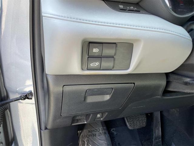 Photo of 2020 Celestial Silver Metallic Toyota Highlander