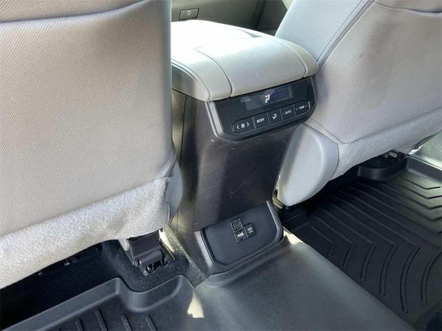 Photo of 2020 Celestial Silver Metallic Toyota Highlander