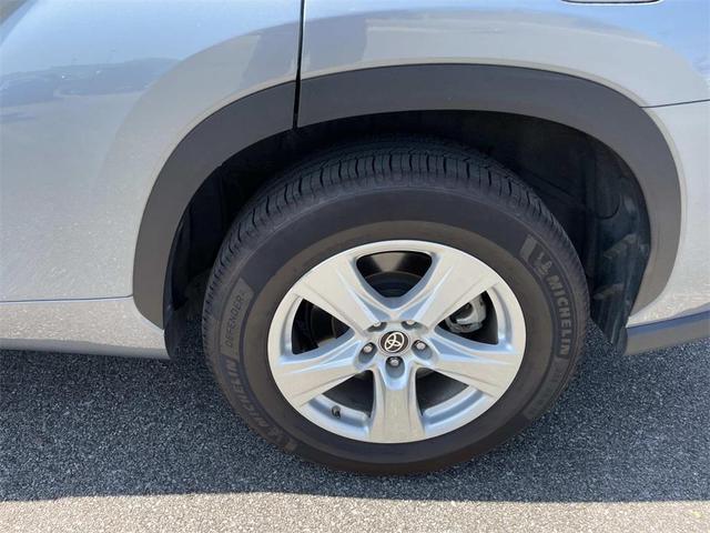 Photo of 2020 Celestial Silver Metallic Toyota Highlander