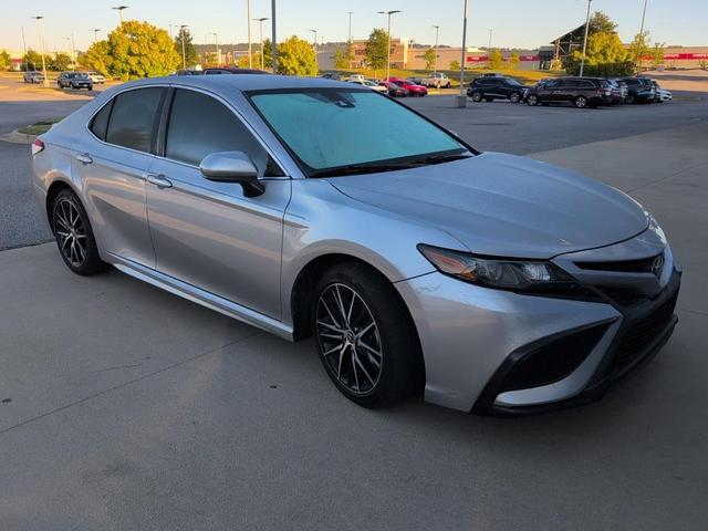 Photo of 2021 Celestial Silver Metallic Toyota Camry