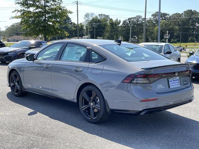 Photo of 2025 Urban Gray Pearl Honda Accord Hybrid
