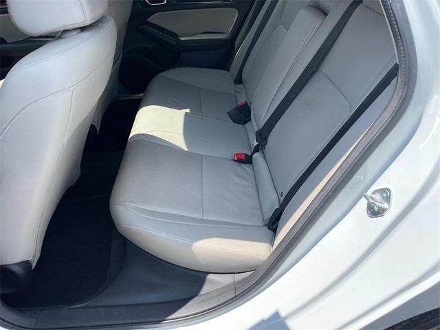 Photo of 2023 Platinum White Pearl Honda Civic