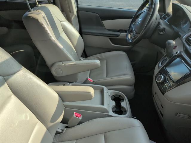 Photo of 2014 Crystal Black Pearl Honda Odyssey