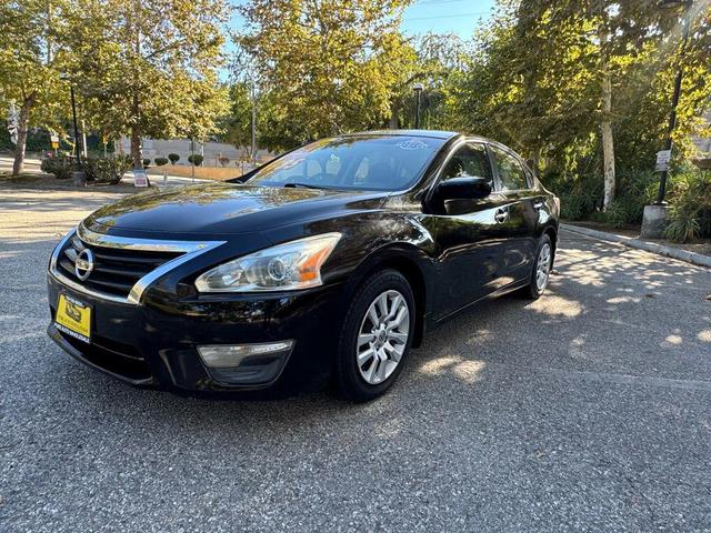 Photo of 2014 Super Black Nissan Altima