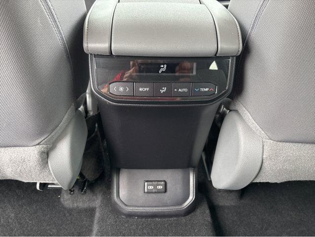 Photo of 2024 Midnight Black Metallic Toyota Highlander