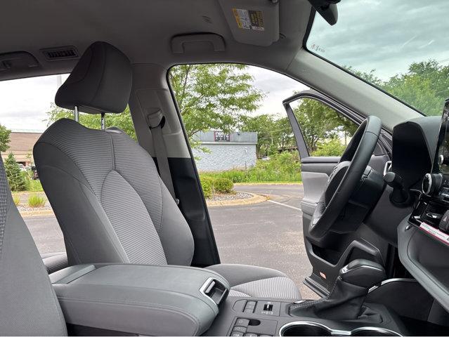 Photo of 2024 Midnight Black Metallic Toyota Highlander