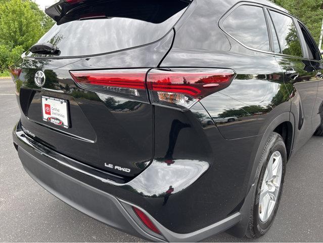 Photo of 2024 Midnight Black Metallic Toyota Highlander