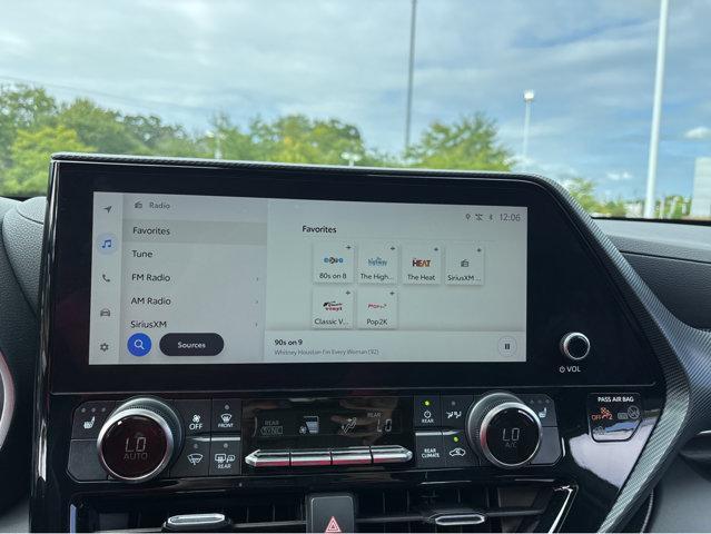 Photo of 2023 Magnetic Gray Metallic Toyota Highlander