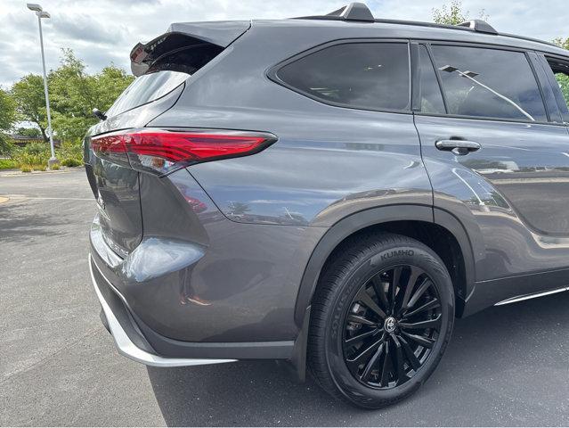Photo of 2023 Magnetic Gray Metallic Toyota Highlander