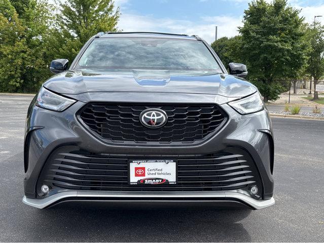 Photo of 2023 Magnetic Gray Metallic Toyota Highlander