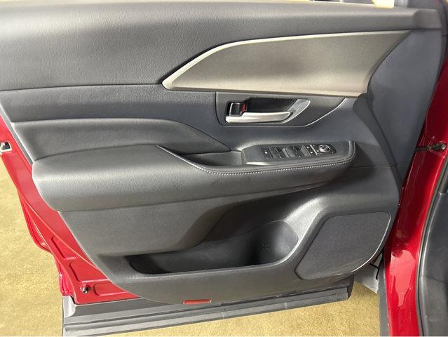 Photo of 2025 Ruby Flare Pearl Toyota Grand Highlander